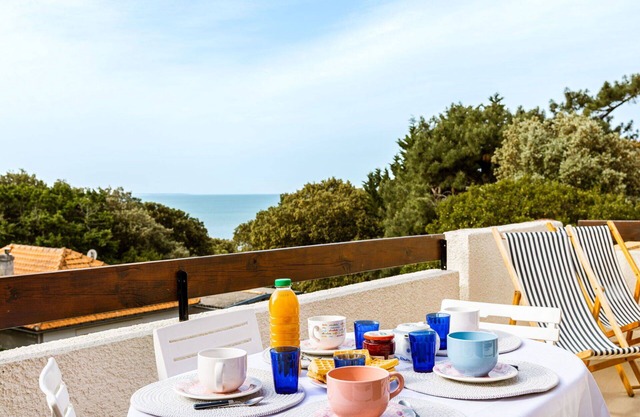 Cosy apartment for 5 people with WIFI, TV, balcony and parking
