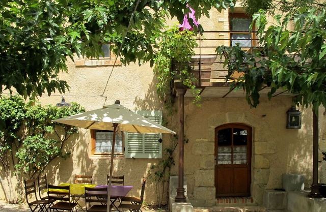 Cosy apartment in villa for 8 people with pool, WIFI, TV, terrace, panoramic view and parking