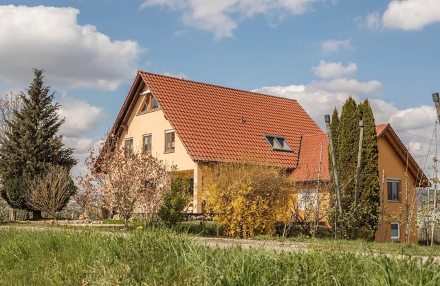 Cosy Apartment "Dachsberg Maisonette" with Shared Garden and Wi-Fi