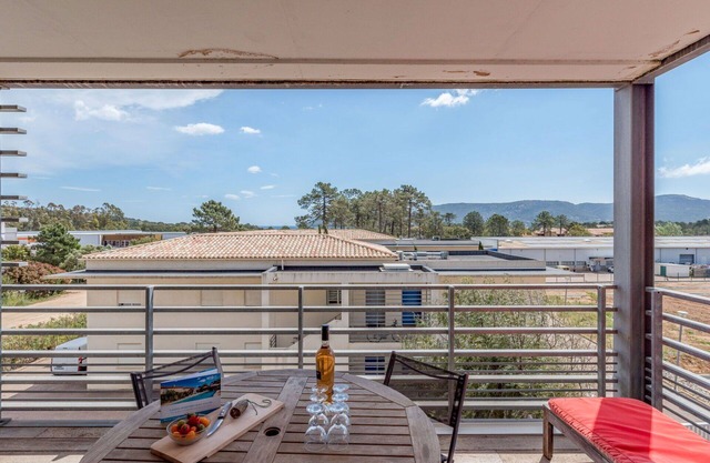 Cosy apartment for 6 people with A/C, WIFI, TV and terrace