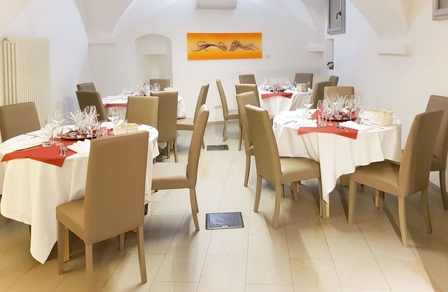 Cosy apartment for 2 people with WIFI, A/C, TV, balcony, pets allowed and parking