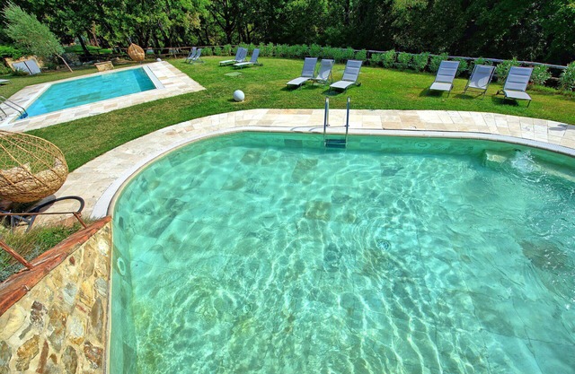 Cosy apartment for 3 guests with WIFI, pool, TV, pets allowed and parking
