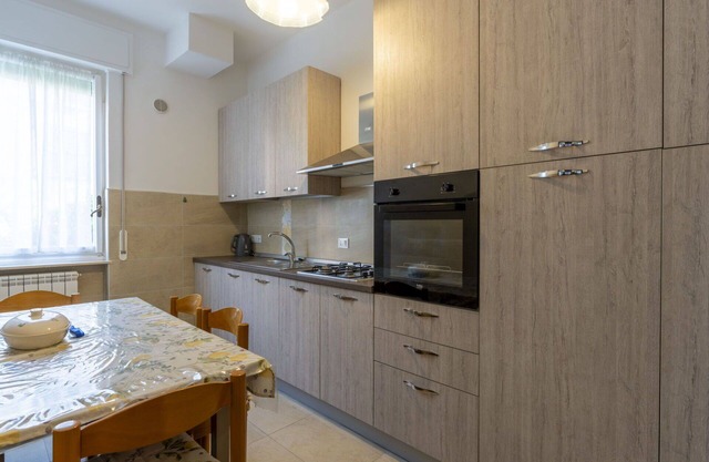 Cosy apartment for 4 guests with WIFI, TV, patio and parking