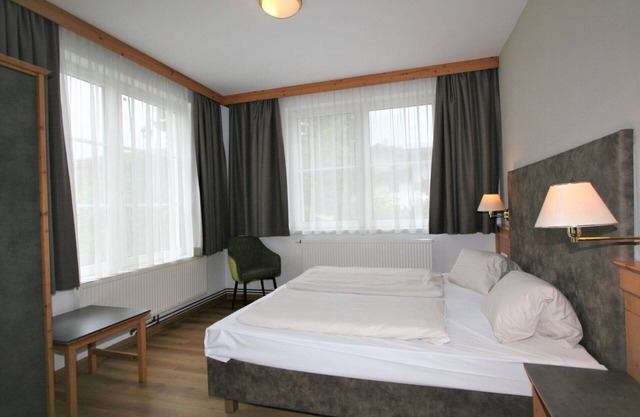 Cosy apartment for 10 people with pool, WIFI, TV, terrace and pets allowed