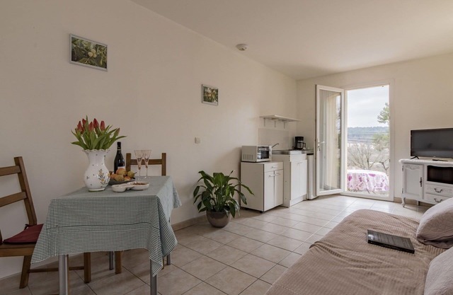 Cosy apartment for 2 guests with WIFI, TV, terrace and panoramic view