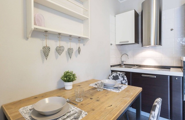 Cosy apartment for 2 guests with WIFI, TV, balcony and parking