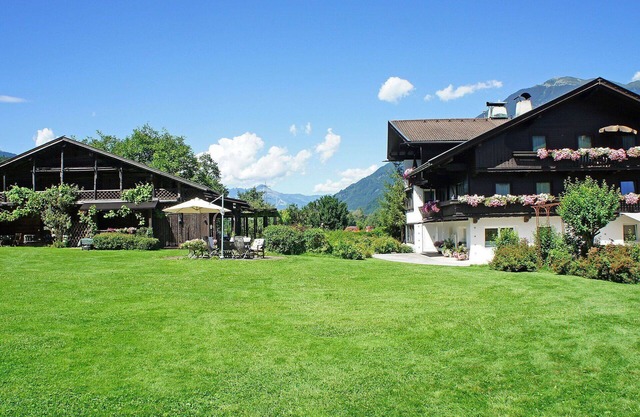 Cosy apartment for 4 people with WIFI, TV, patio, panoramic view and parking