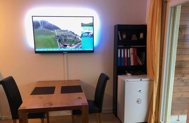 Cosy apartment for 4 guests with WIFI, TV, balcony, pets allowed and parking