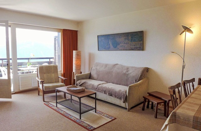 Cosy apartment for 4 guests with WIFI, TV, balcony, panoramic view and parking