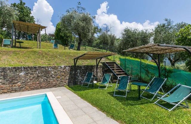 Cosy apartment for 4 guests with pool, WIFI, patio, pets allowed and parking