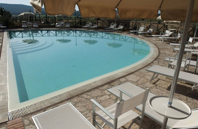 Cosy apartment for 4 guests with pool, TV, panoramic view and parking