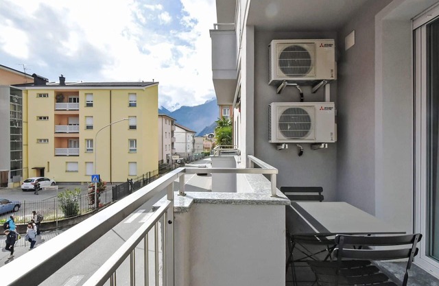 Cosy apartment for 4 people with WIFI, A/C, TV, terrace and parking