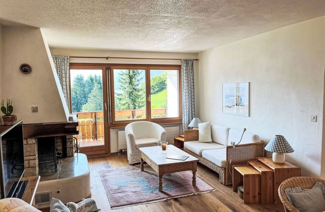 Cosy apartment for 4 people with pool, WIFI, TV, balcony, pets allowed, panoramic view and parking