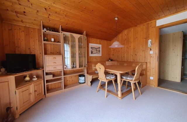 Cosy apartment for 5 guests with WIFI, TV, balcony and pets allowed