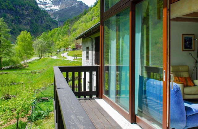 Cosy apartment for 5 guests with WIFI, TV, patio, panoramic view and parking