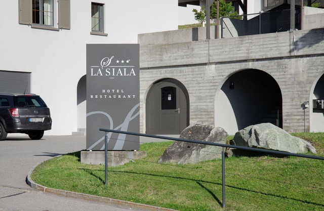 Cosy apartment for 5 people with WIFI, pool, TV, balcony, panoramic view and parking