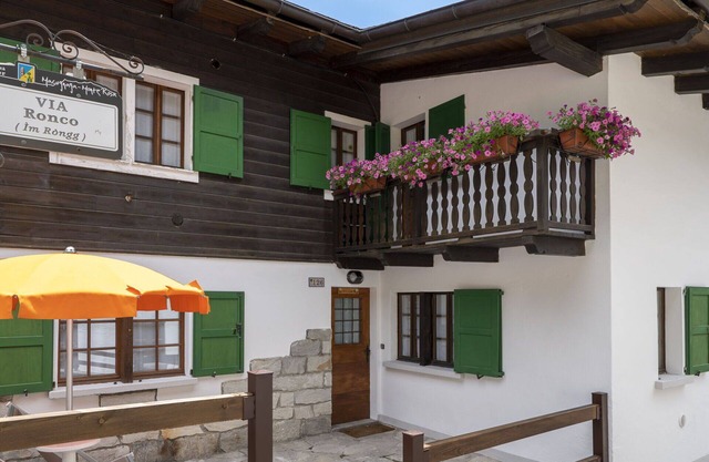 Cosy apartment for 6 guests with TV, balcony, pets allowed and panoramic view