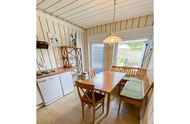 Cosy apartment for 6 guests with WIFI, TV, terrace, pets allowed and parking