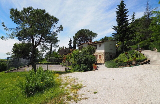 Cosy apartment for 6 people with WIFI, pool, panoramic view and parking, close to San Gimignano
