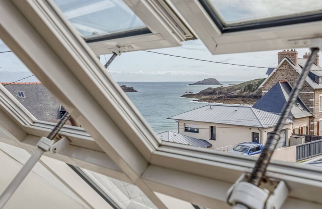 Cosy apartment for 7 guests with WIFI, terrace and parking