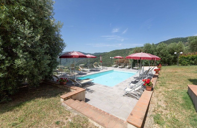 Cosy apartment for 4 people with pool, WIFI, A/C, TV, pets allowed and panoramic view