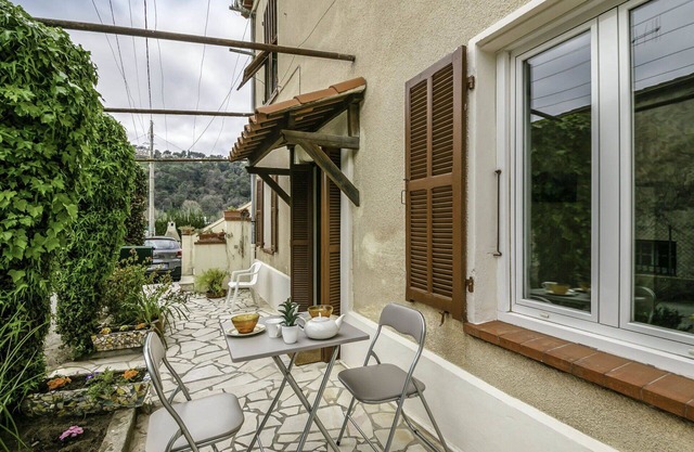 Cosy apartment for 4 people with WIFI, A/C, TV, terrace and parking