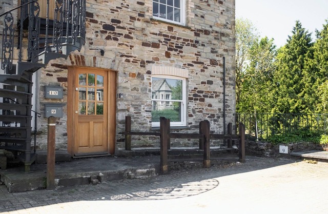 Cosy apartment in historic Cornish town