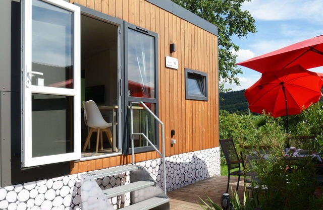 Cosy apartment in villa for 4 guests with WIFI, TV, pets allowed and parking