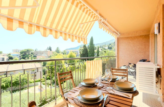 Cosy apartment in Vence with swimming pool & parking