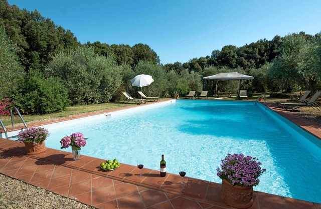 Cosy apartment in villa with WIFI, pool, terrace, pets allowed, panoramic view and parking