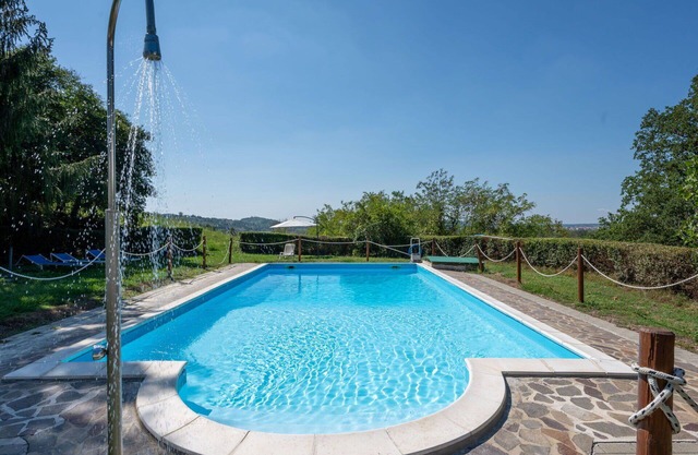 Cosy apartment in villa for 6 guests with pool, WIFI, terrace and pets allowed