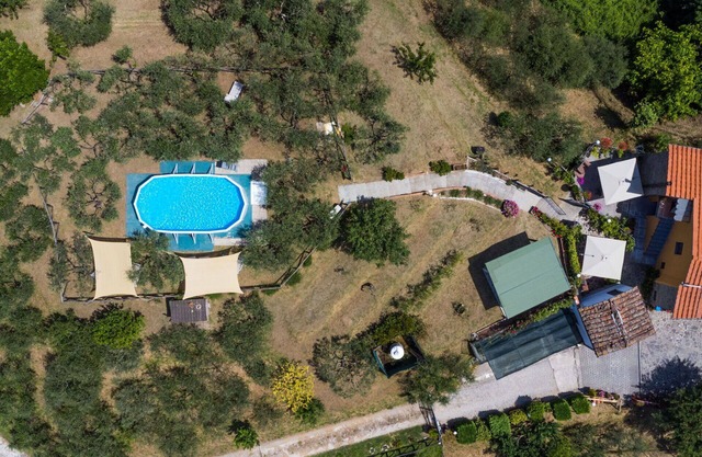 Cosy apartment in villa for 6 guests with WIFI, pool, TV, terrace and parking