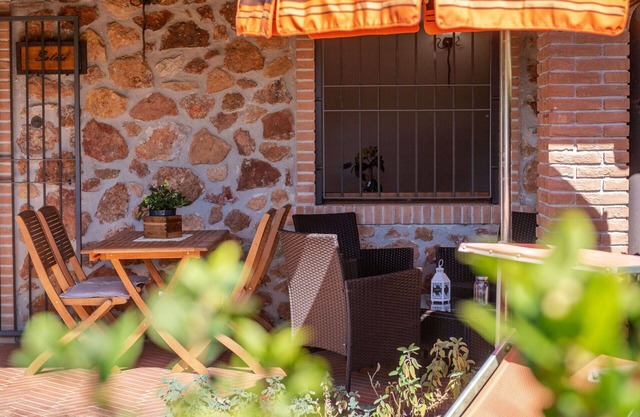 Cosy apartment in villa for 2 guests with A/C, WIFI, TV, terrace, pets allowed and parking