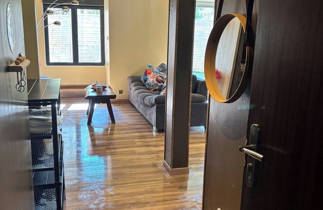 Cosy apartment with sunny terrace 3 mns from town center