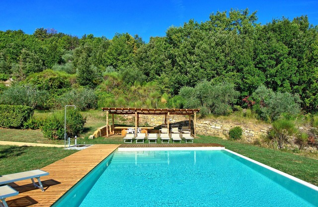 Cosy apartment with pool, WIFI, TV, terrace, panoramic view and parking, close to San Gimignano
