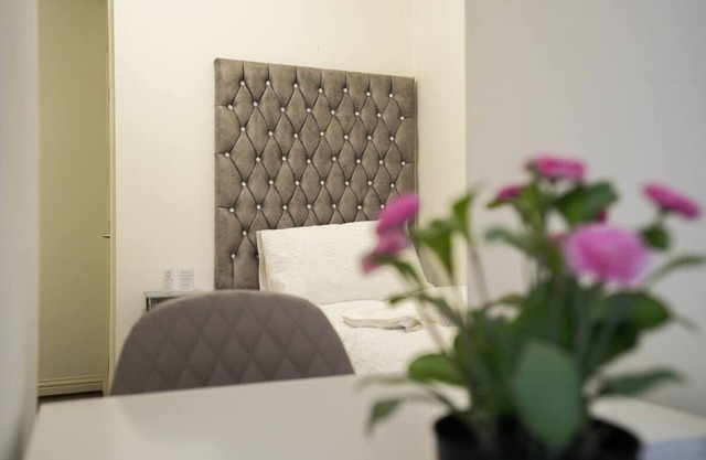Cosy Ensuite Room 2 (self check-in) Doncaster