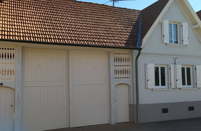 Cosy gîte in renovated farmhouse. Spacious bedroom + living room. Pets allowed