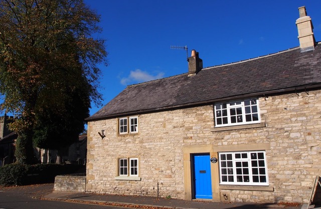 Cosy historic cottage in beautiful village with shop, café, 2 pubs.