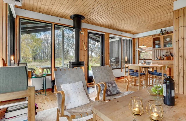 Cosy holiday home in the countryside, just a few steps from the sea.
