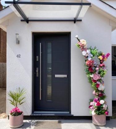 Cosy Modern Family Home Free Parking Garden