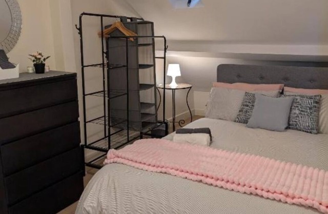 Cosy Modern One Bedroom in Hammersmith