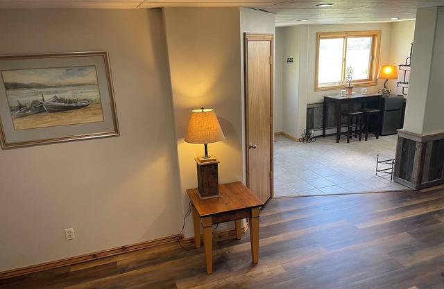 Cosy NewClancy guest’s Suite,Efficiency, , Business or Pleasure. Just For You!