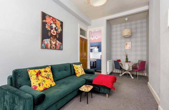 Cosy retreat half a mile from Holyrood Palace & Royal Mile!