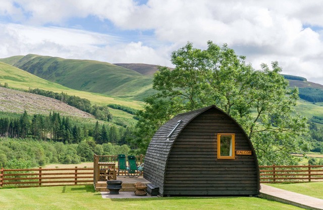 Cosy Rural Cabin With Hillside Viewpoint
