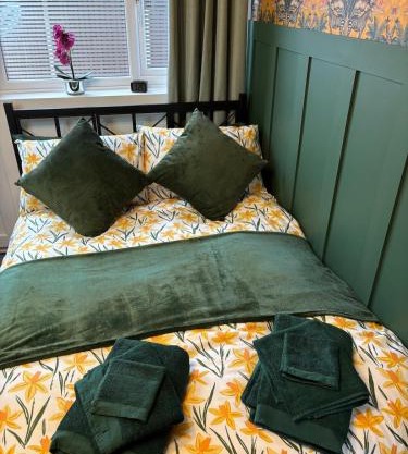 Cosy Studio Near Park and Town