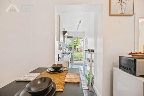 Cosy Tottenham Apartment Sleeps 4