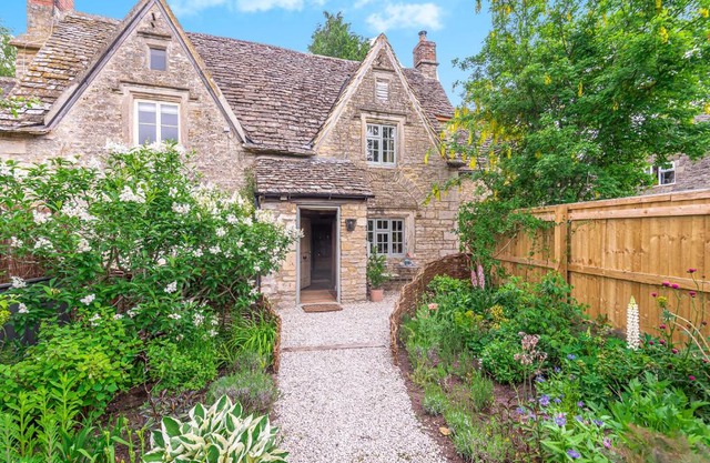 Cotswold Stone Cottage