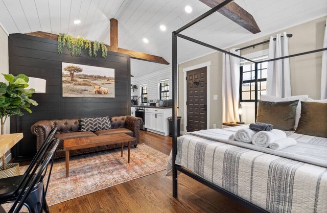 Cottage 10-Modern Farmhouse