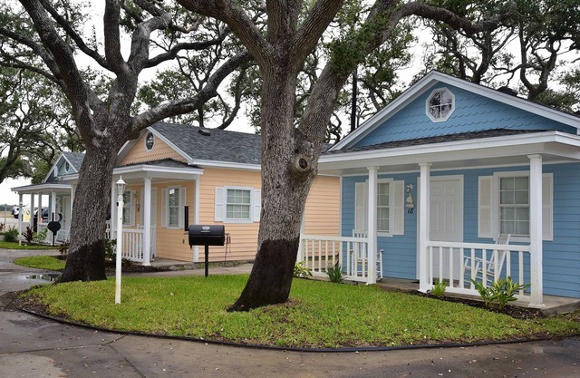 Cottage 15 at D&R Pelican Bay Resort