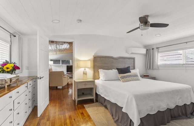 Cottage 3 - Back Bay Bungalow